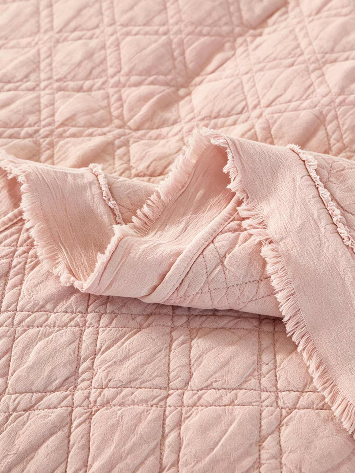 Soft Ruffled Trim Quilted 3‑Piece Bedding Set