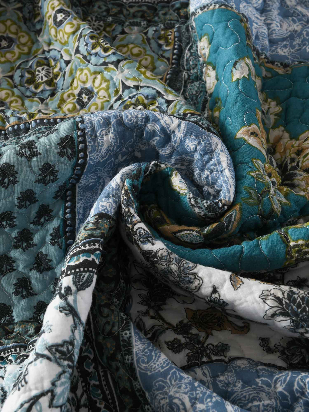 Teal Blue Floral Block Patchwork Quilted 3‑Piece Bedding Set
