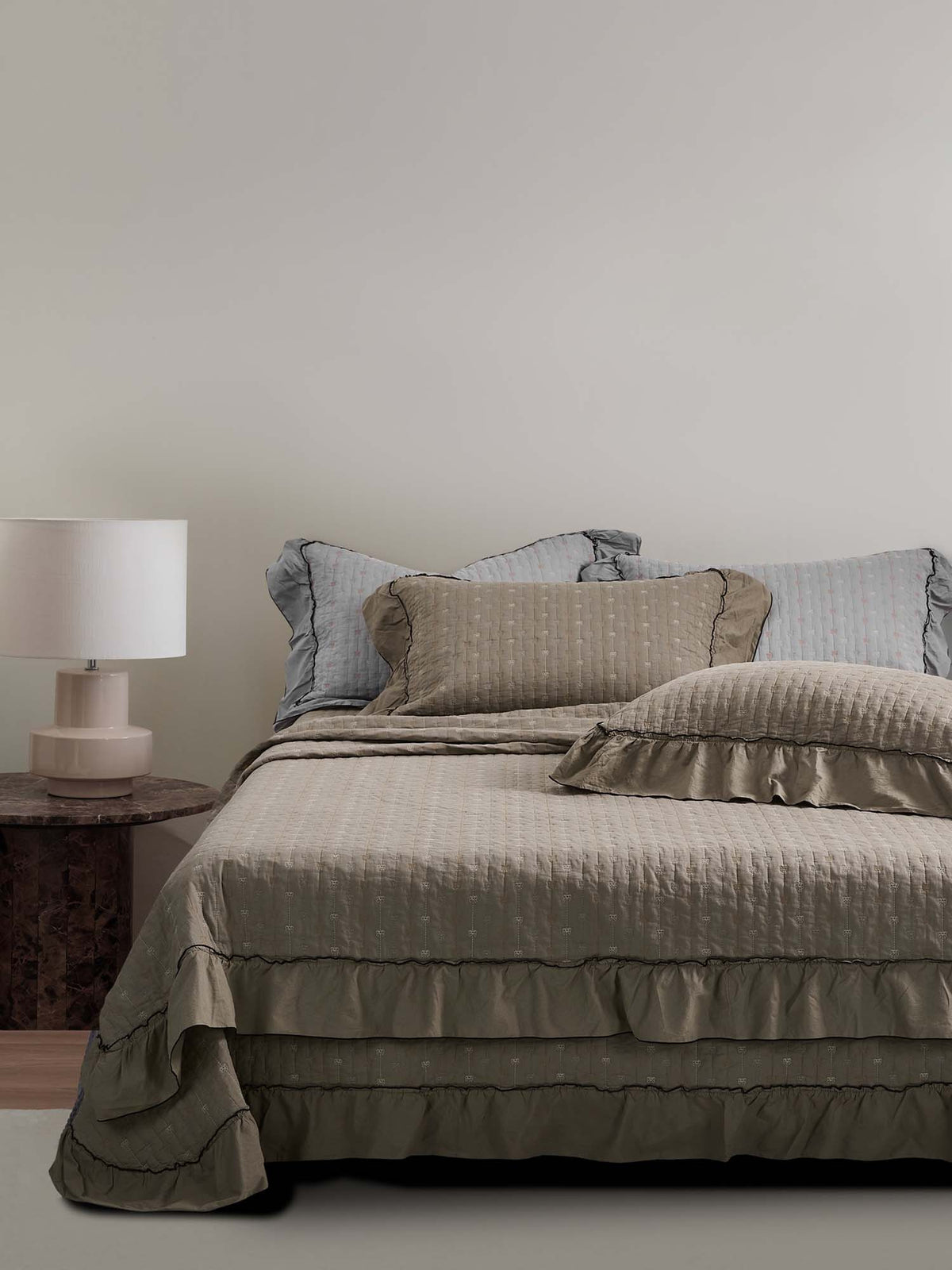 Petite Bow Ruffle Quilted 3-Piece Bedding Set