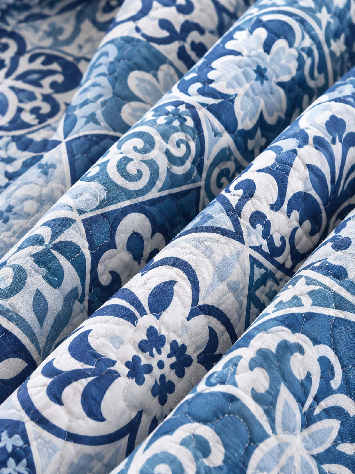 Blue Mediterranean Tile Patchwork Quilted 3-Piece Bedding Set