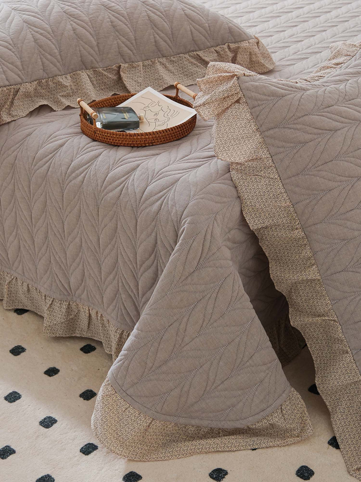 Sage Leaf Double-Layer Gauze Quilted 3-Piece Bedding Set