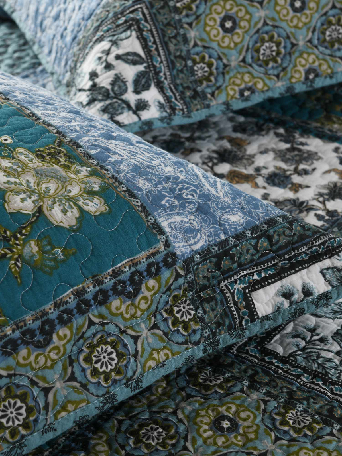 Teal Blue Floral Block Patchwork Quilted 3‑Piece Bedding Set