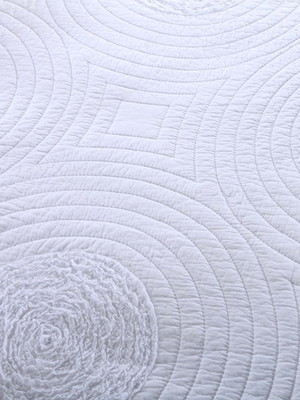 Neutral Textured Circles Quilted 3-Piece Bedding Set