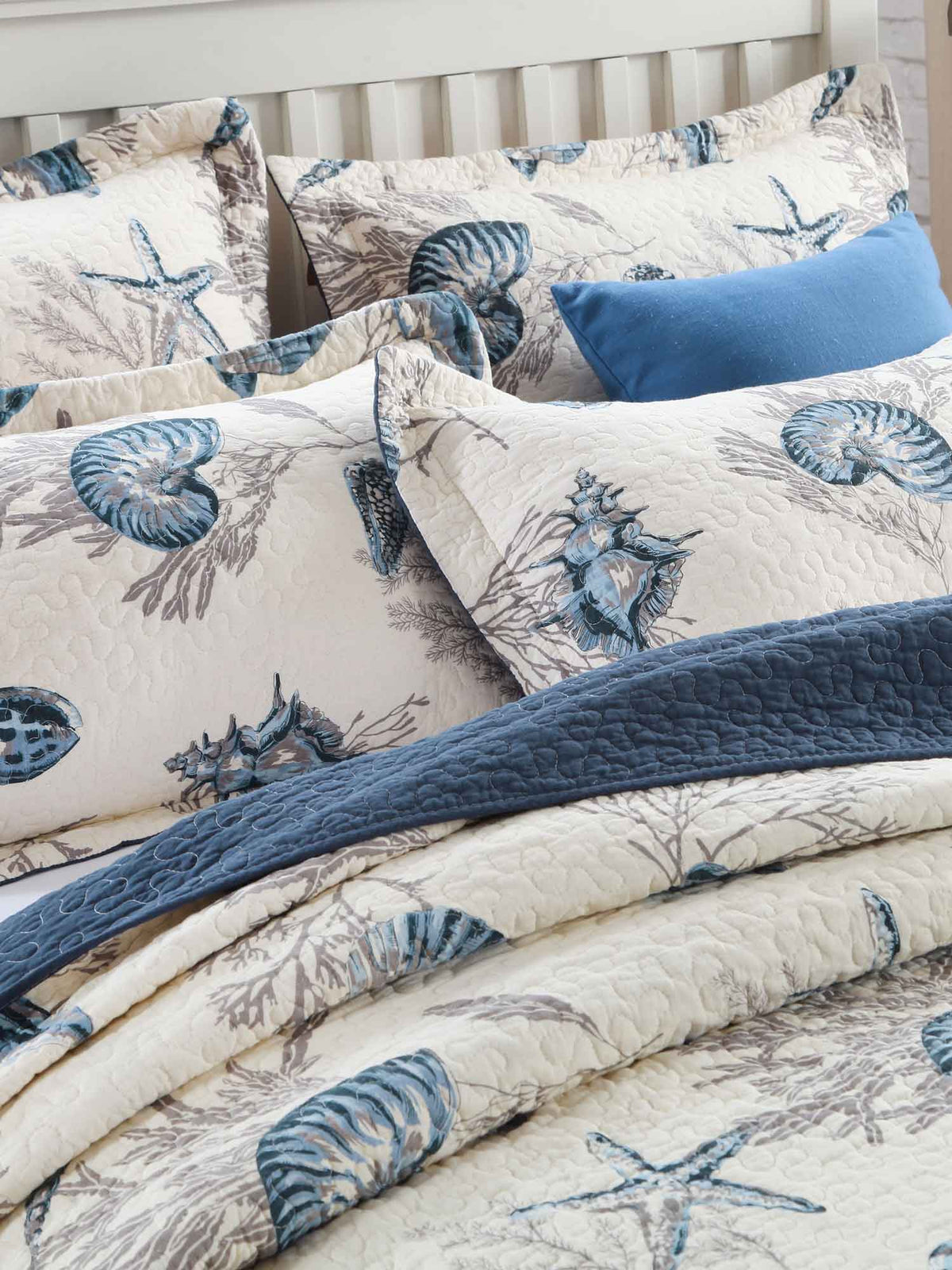 Coastal Sea Shell Coral Print Quilted 3‑Piece Bedding Set
