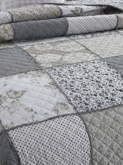 Rose Patchwork Quilted 3-Piece Bedding Set