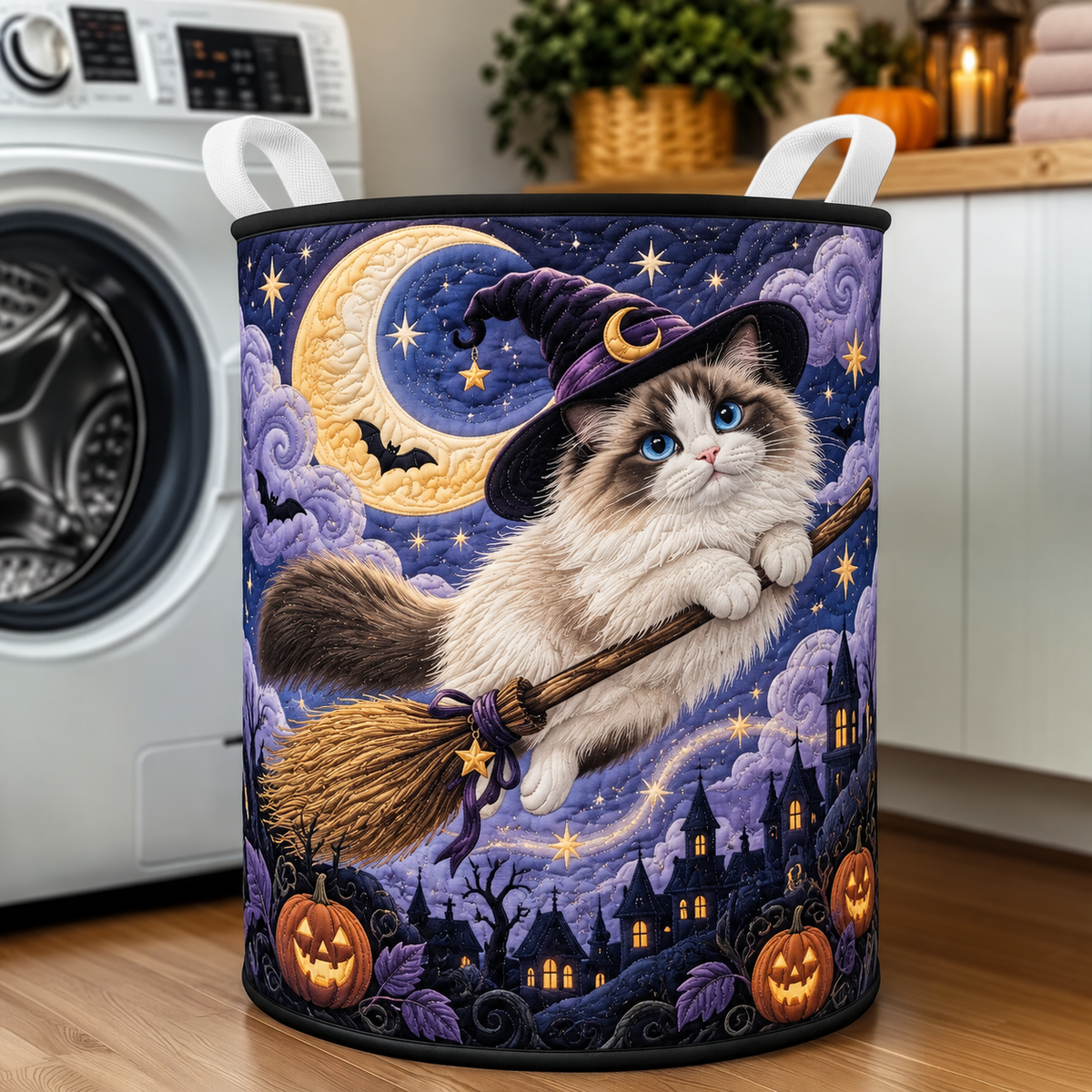 Gevoerde wasmand – Heksachtige kat bij maanlicht