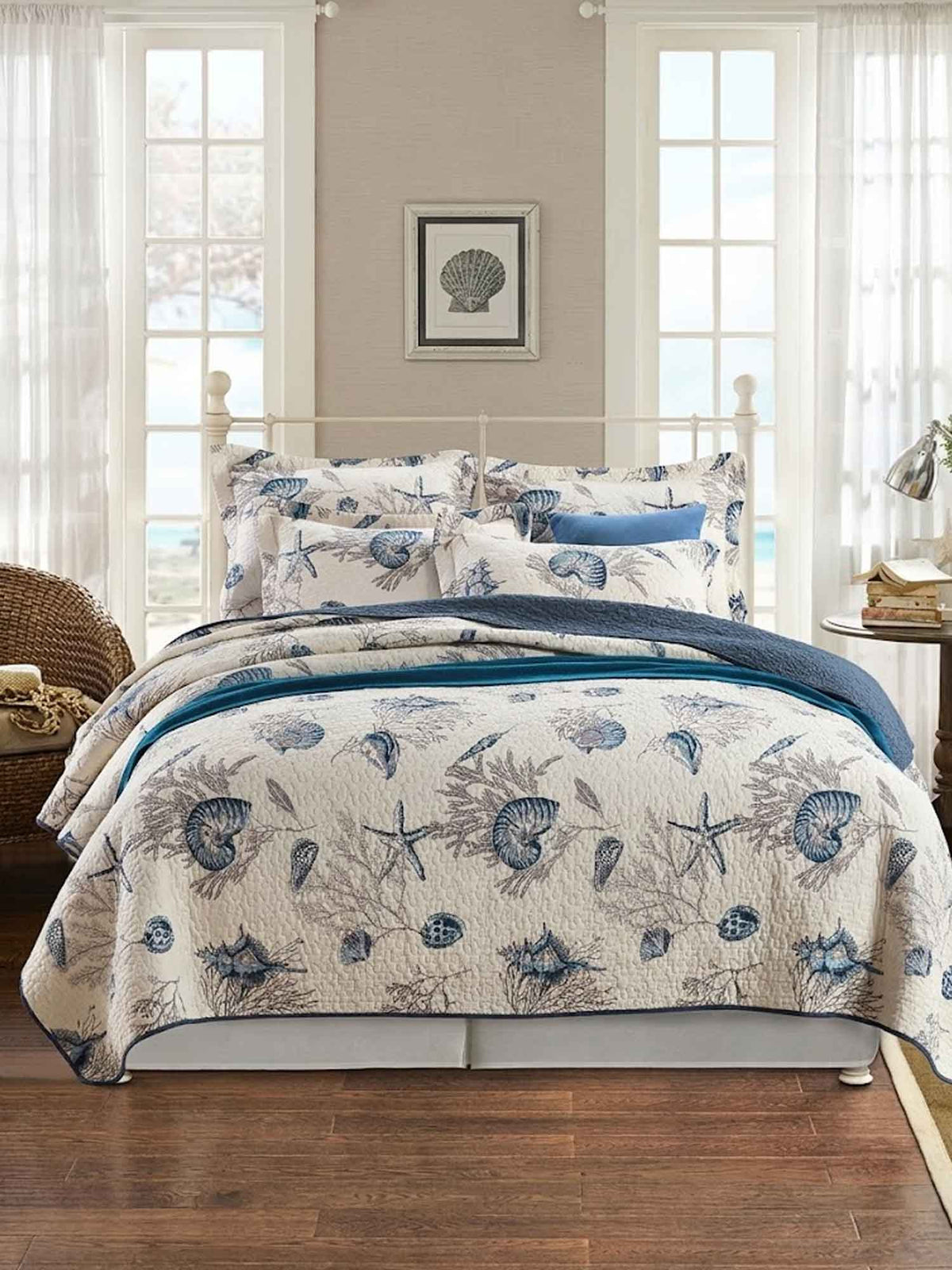 Coastal Sea Shell Coral Print Quilted 3‑Piece Bedding Set