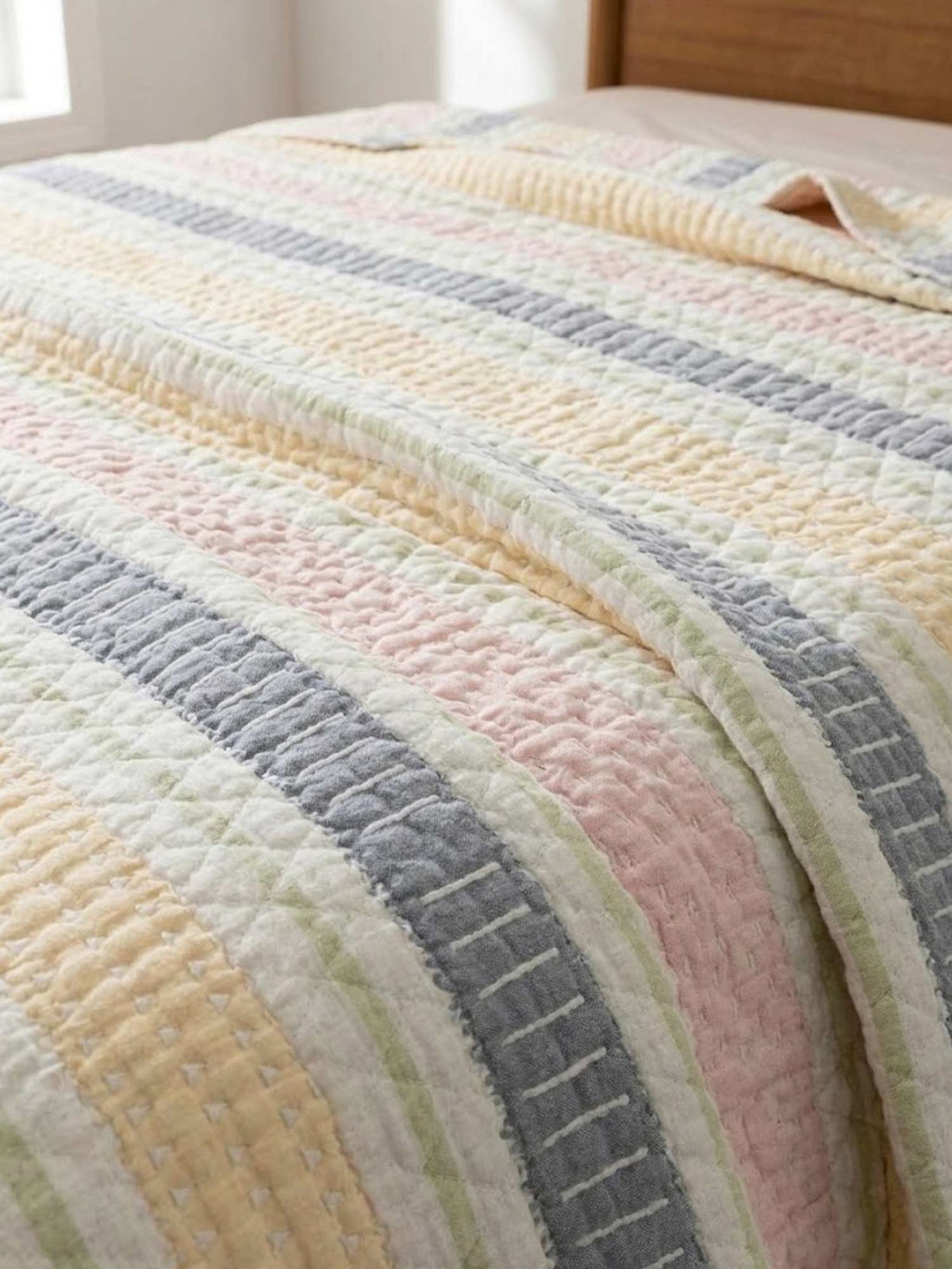 Pastel Multicolor Vertical Stripe Quilted Bedspread Cotton Puff Quilt Blanket