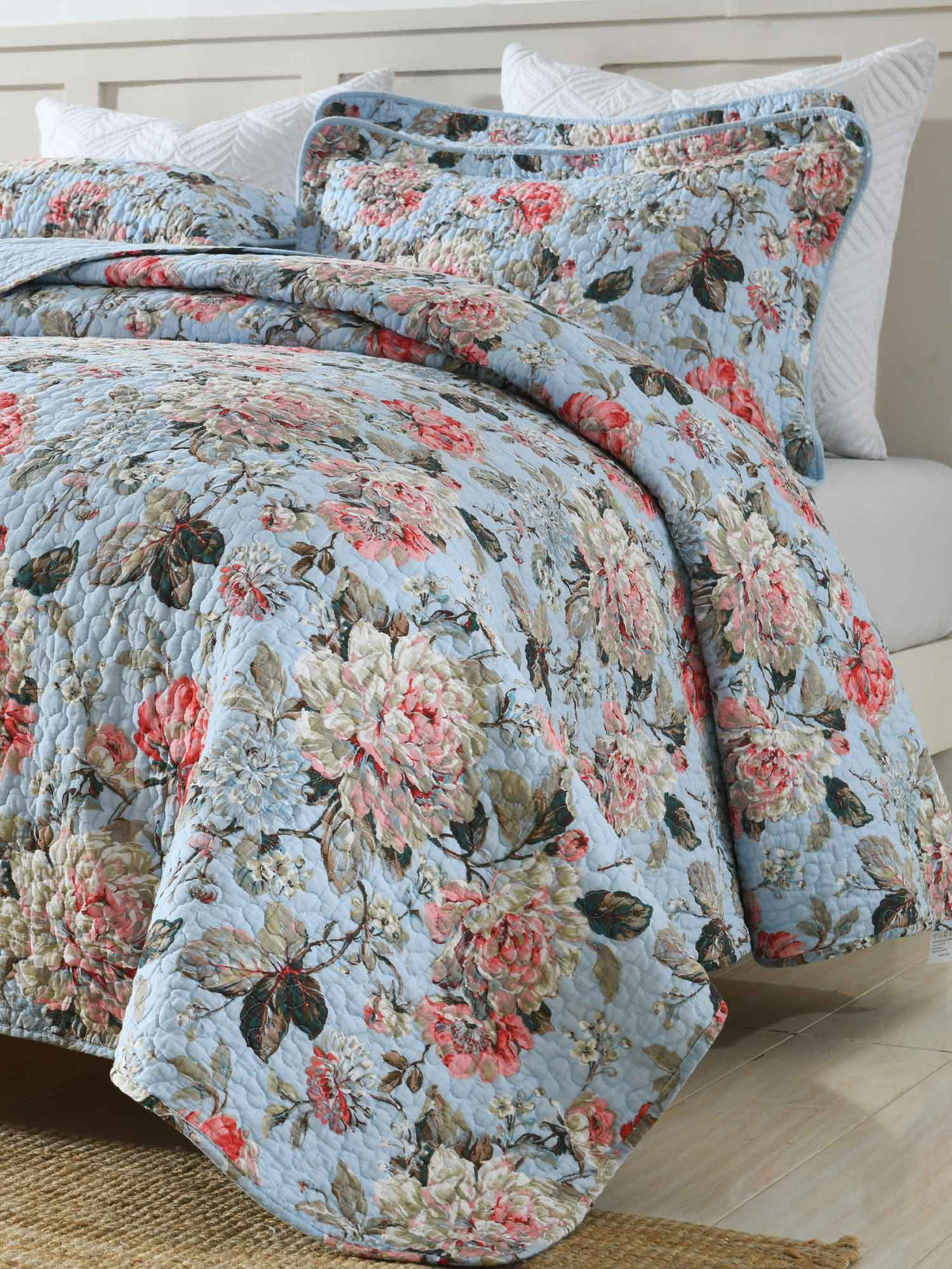 Light Blue Vintage Rose Floral Quilted 3‑Piece Bedding Set