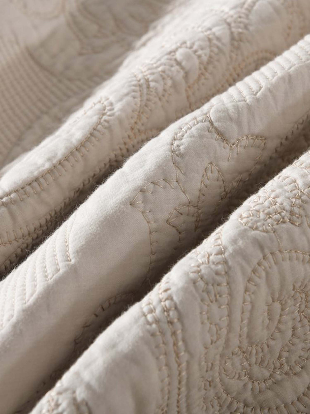 Damask Quilted 3-Piece Bedding Set