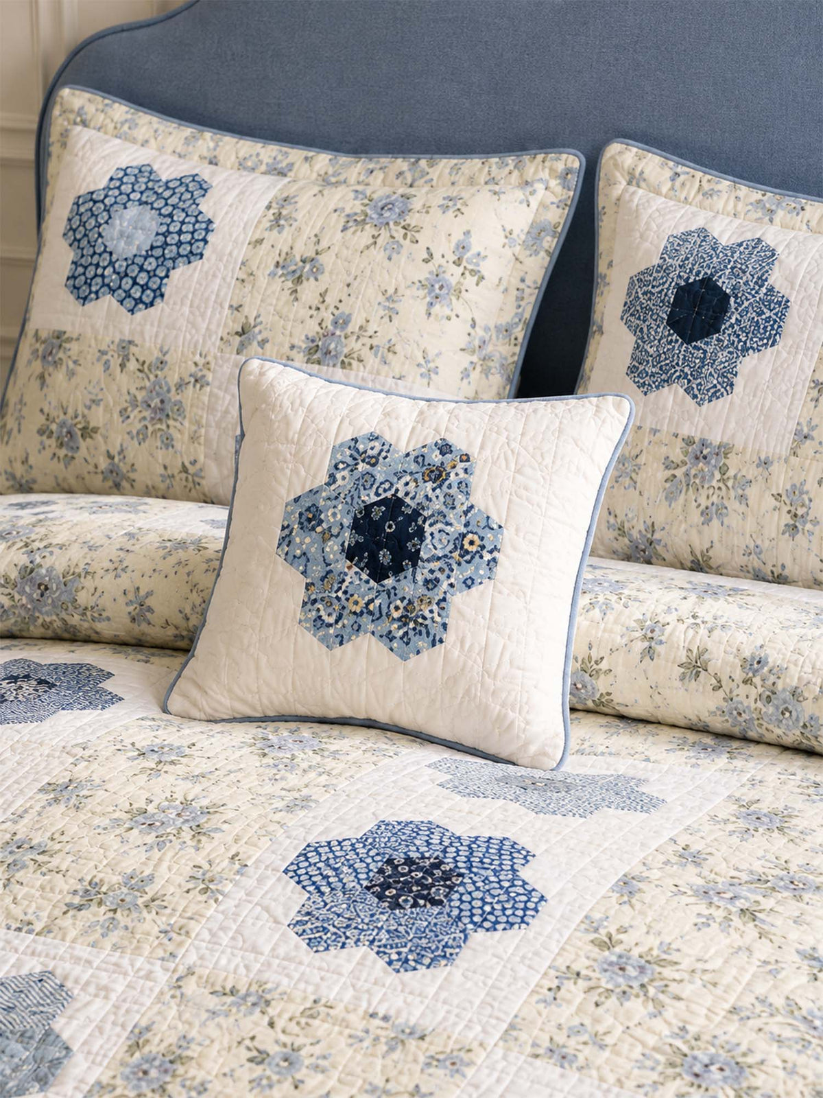 H.PAI Blue Floral Hexagon Patchwork Quilted 3-Piece Bedding Set