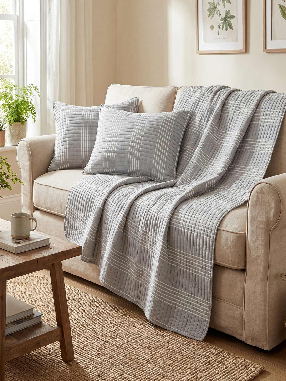 Minimalist Grey Stripe Quilted 3‑Piece Bedding Set