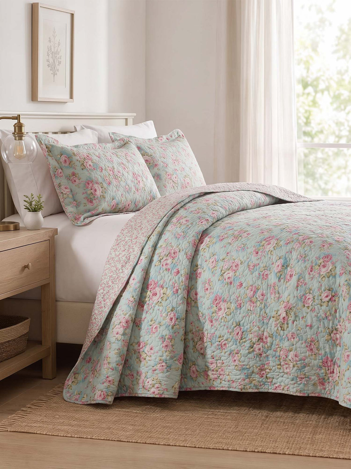 Vintage Rose Floral Print Quilted 3‑Piece Bedding Set