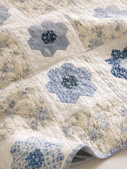 H.PAI Blue Floral Hexagon Patchwork Quilted 3-Piece Bedding Set