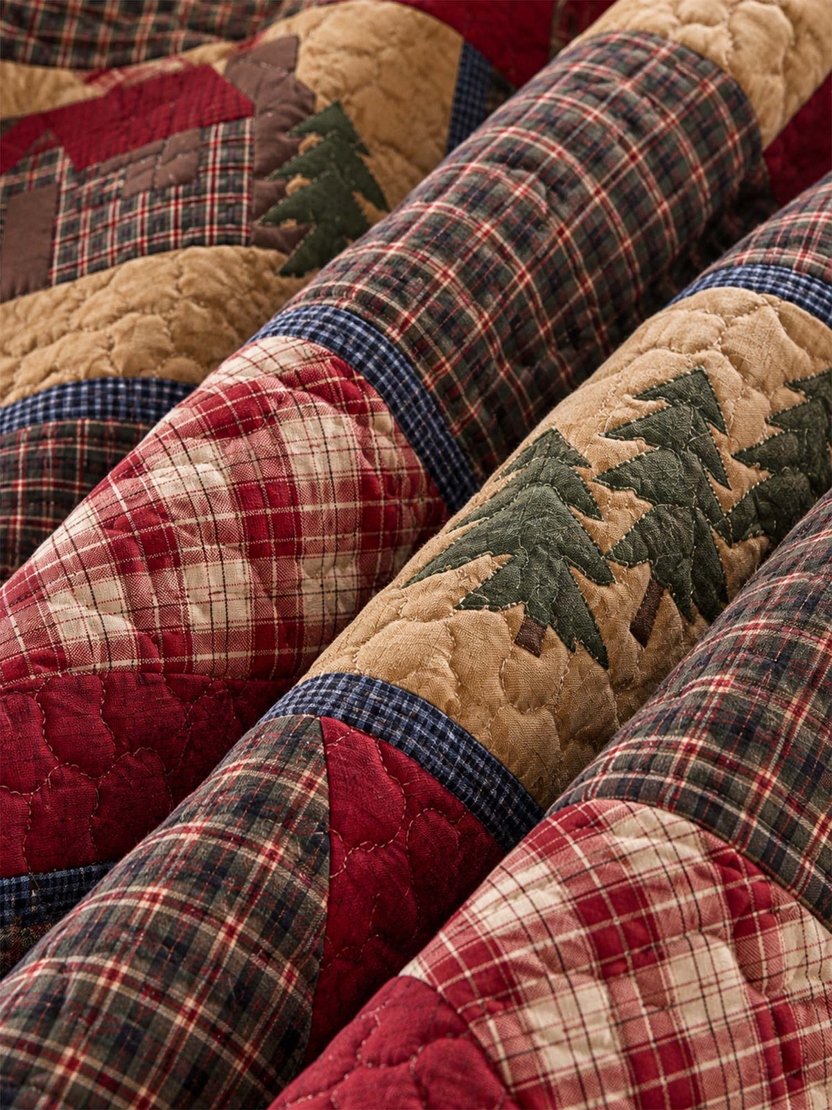 Rustic Bear Cabin Plaid Quilted 3-Piece Bedding Set