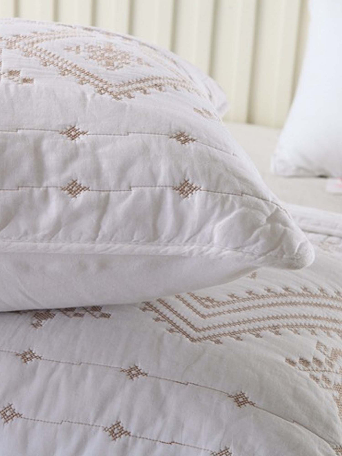 Ivory Nomad Geometric Quilted 3-Piece Bedding Set