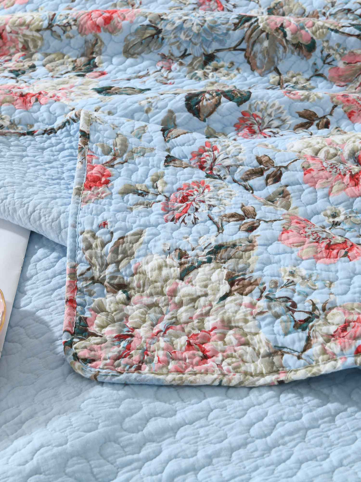 Light Blue Vintage Rose Floral Quilted 3‑Piece Bedding Set