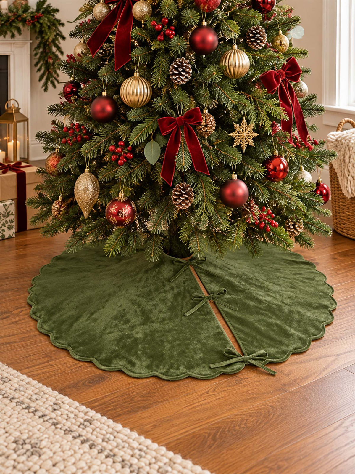 Scalloped Velvet Christmas Tree Skirt