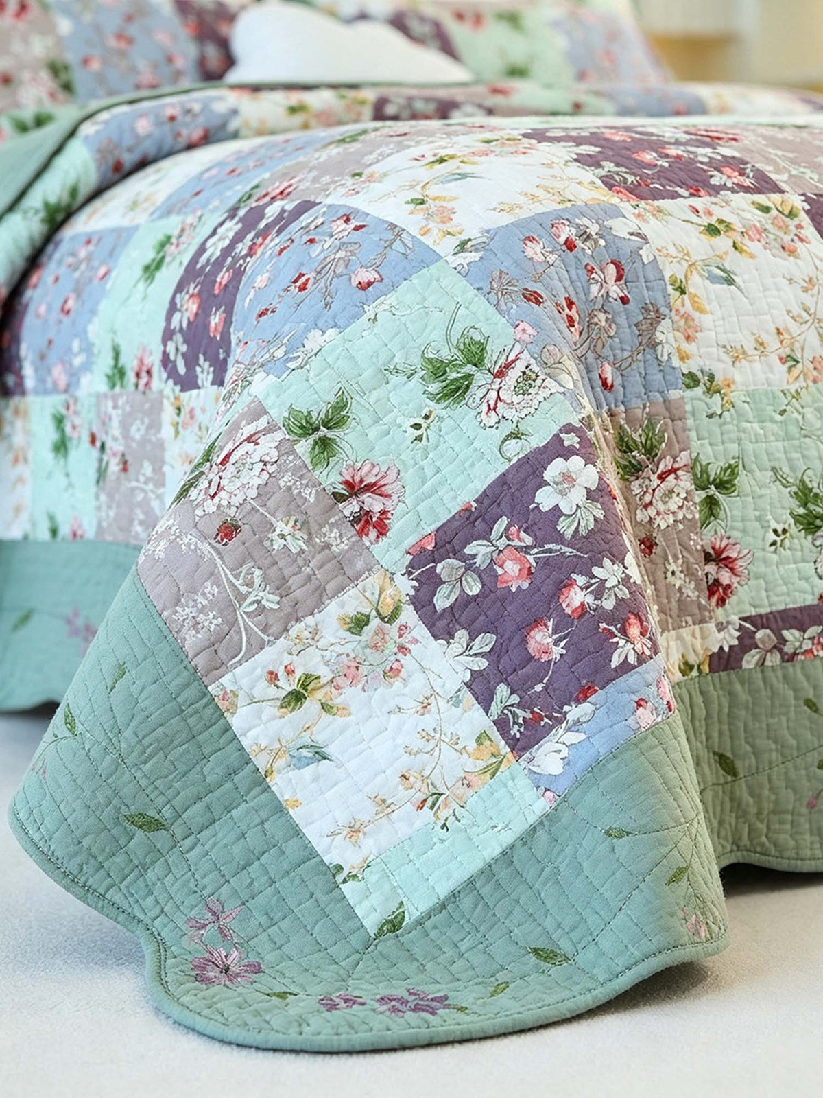 Sage Floral Patchwork Quilted 3-Piece Bedding Set