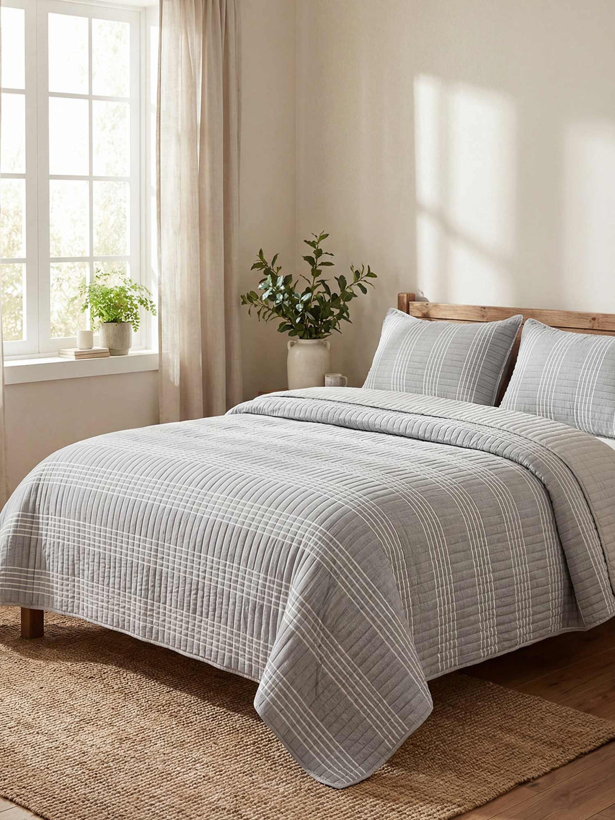 Minimalist Grey Stripe Quilted 3‑Piece Bedding Set