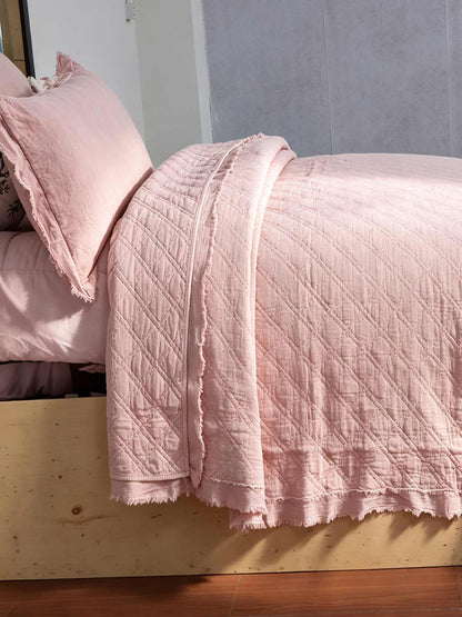 Soft Ruffled Trim Quilted 3‑Piece Bedding Set