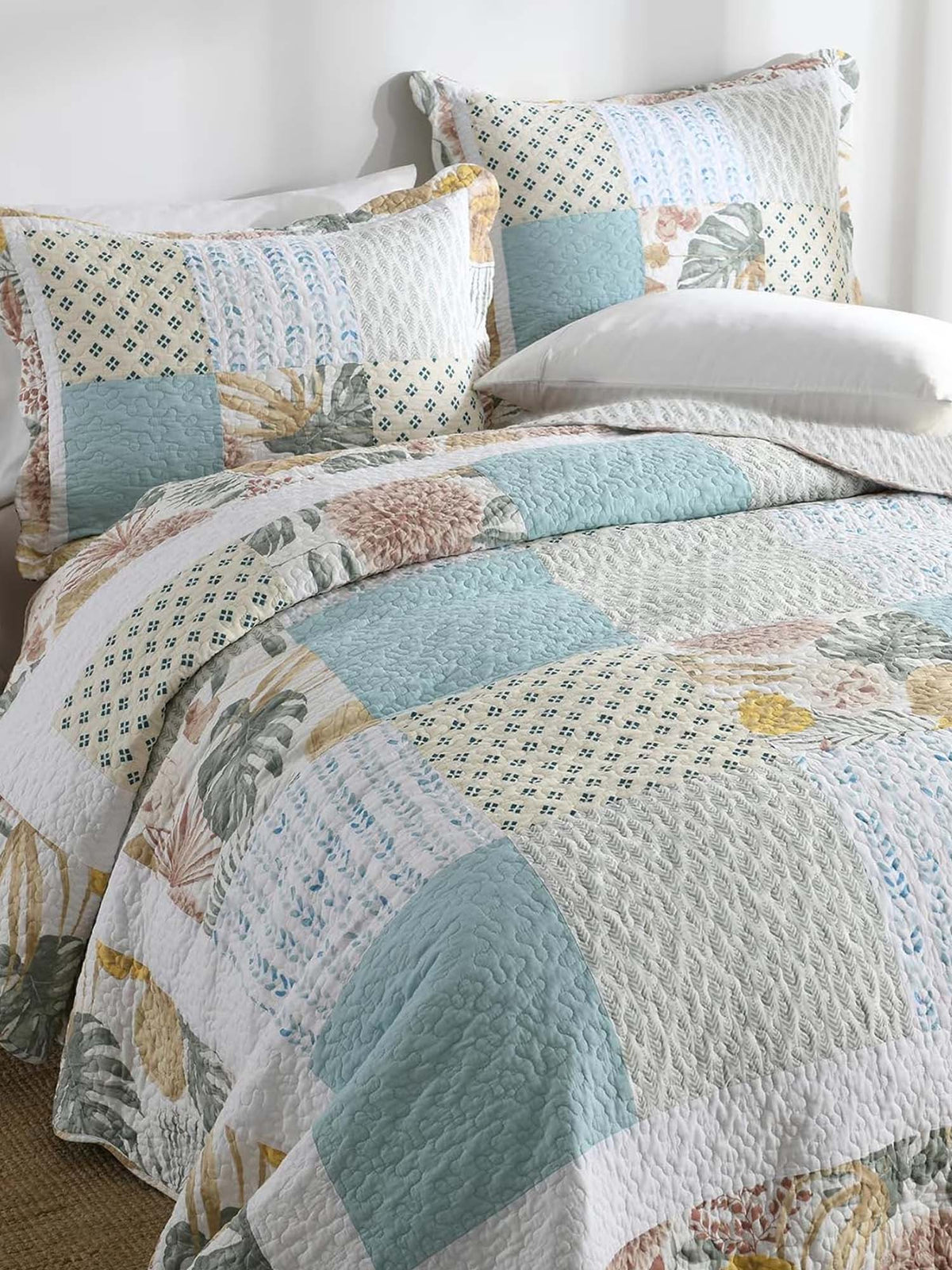 Botanical Garden Patchwork Quilted 3-Piece Bedding Set
