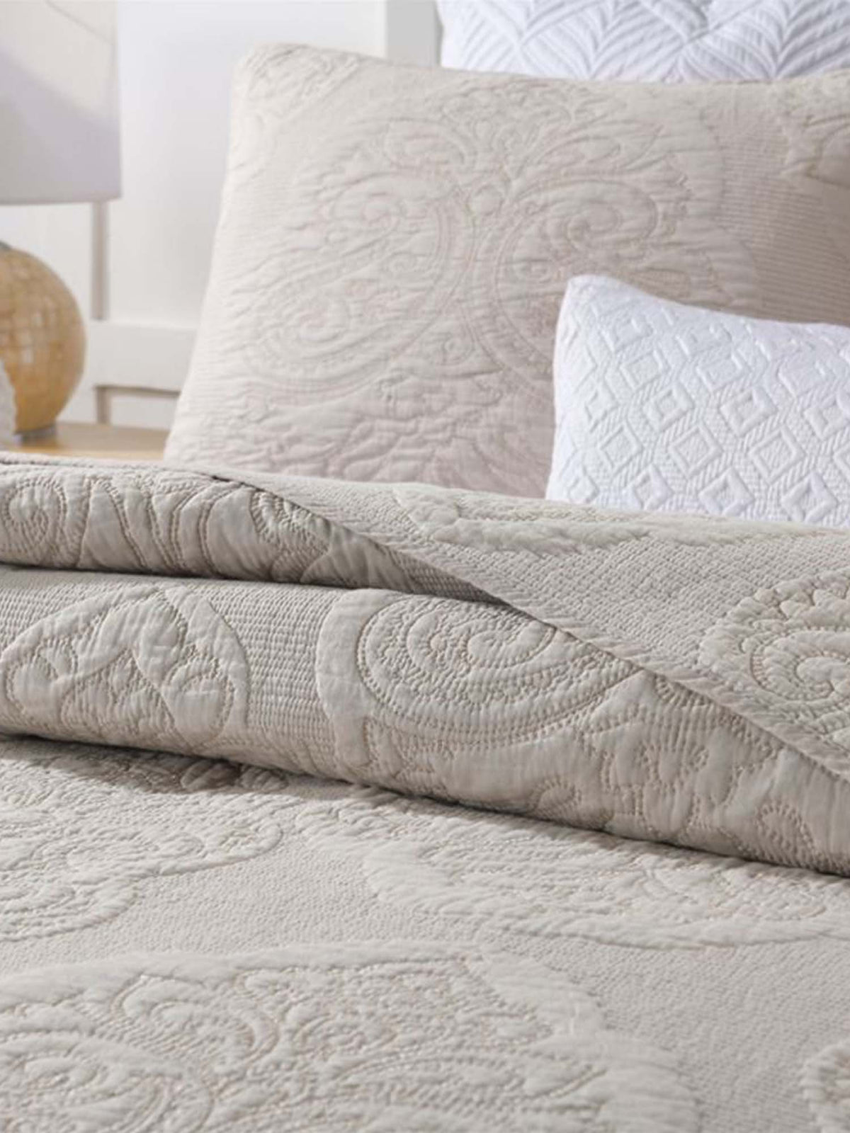 Damask Quilted 3-Piece Bedding Set