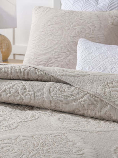 Damask Quilted 3-Piece Bedding Set