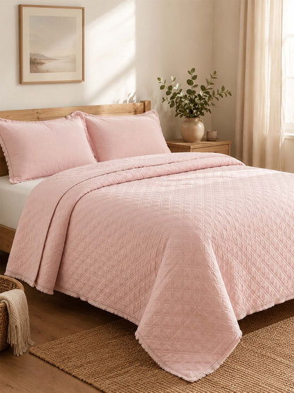 Soft Ruffled Trim Quilted 3‑Piece Bedding Set