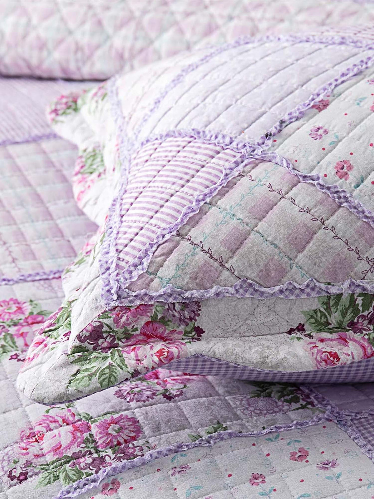 Lavender Rose Patchwork Quilted 3-Piece Bedding Set